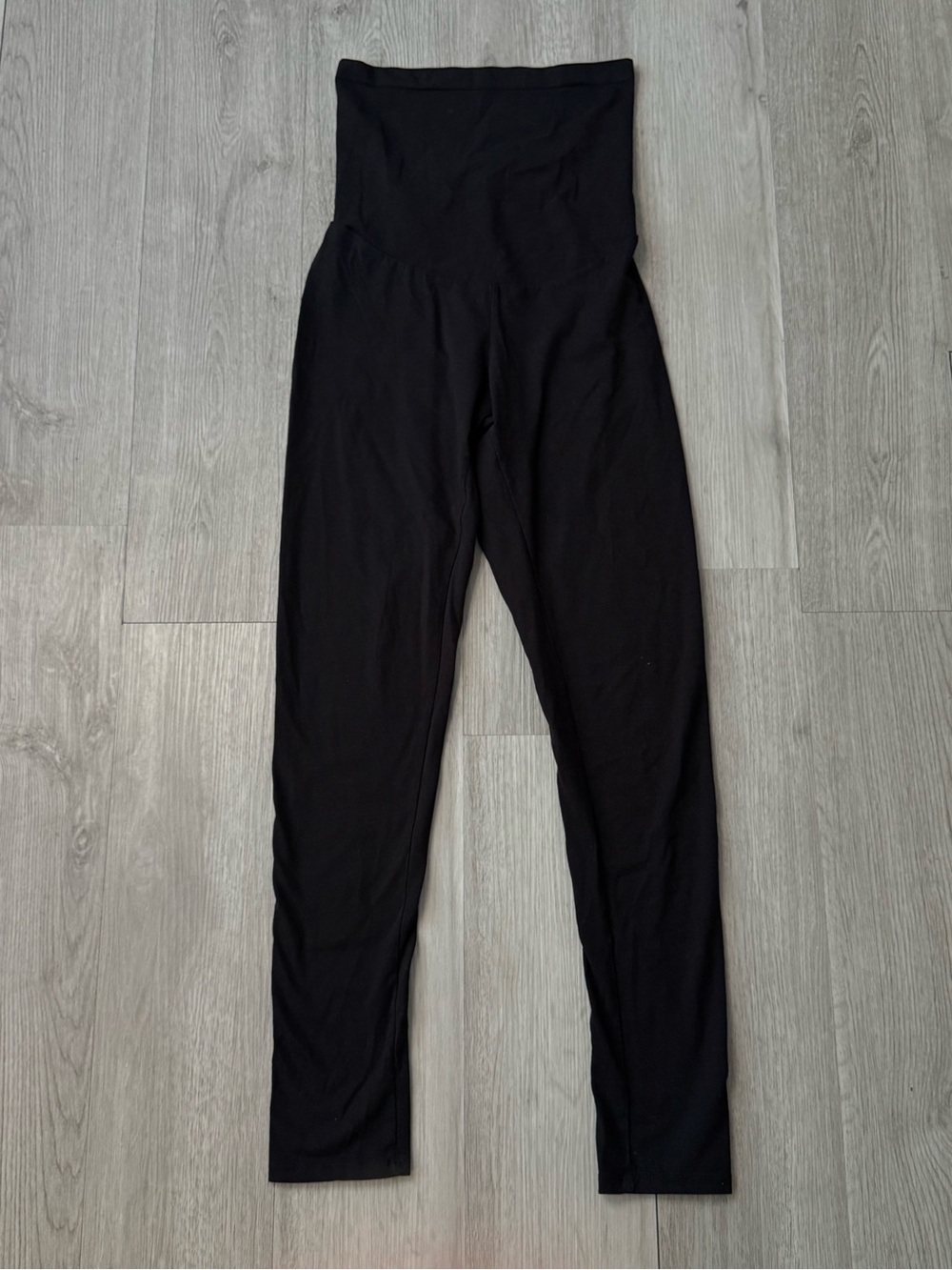 Motherhood maternity woman’s black fit over belly pregnancy leggings size M